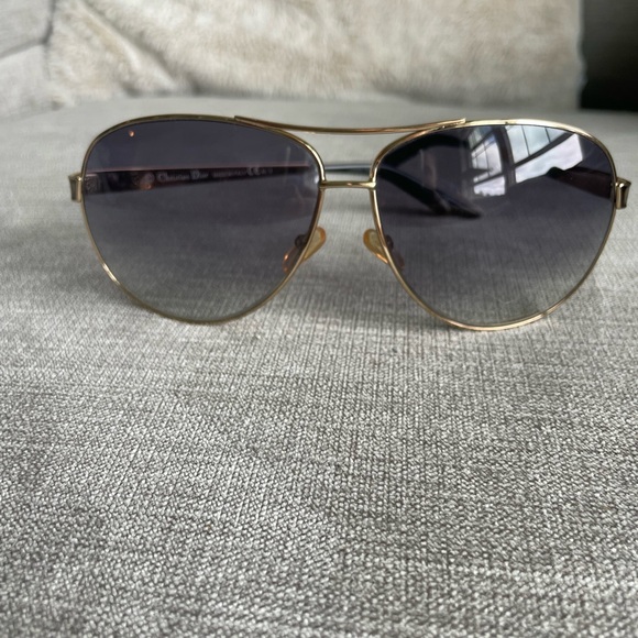 CHRISTIAN DIOR gradient aviator sunnies - Picture 3 of 12